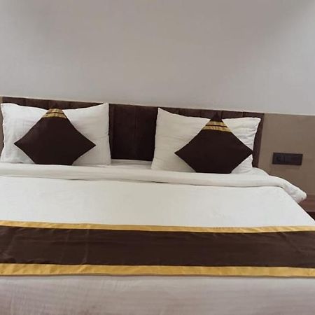 Hotel Citrus Lucknow Eksteriør billede